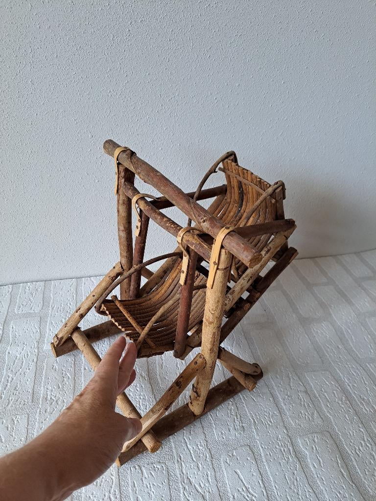 houten poppen schommelstoel, Verzamelen, Poppen, Ophalen of Verzenden, Gebruikt, Accessoires