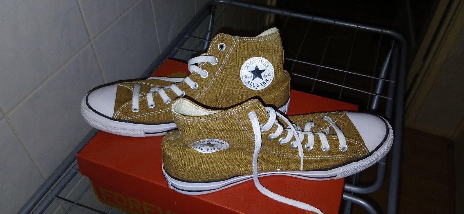 Converse lichtbruin, Verzenden, Zo goed als nieuw, Bruin