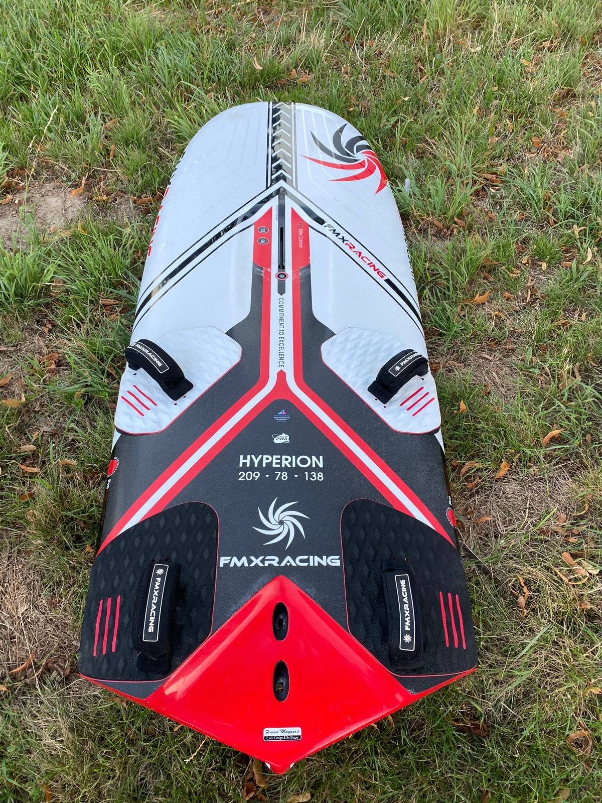 FMX Racing Hyperion foilboard - 138L 78 breed 2024, Watersport en Boten, Windsurfen, Met voetbanden, Gebruikt, Minder dan 250 cm