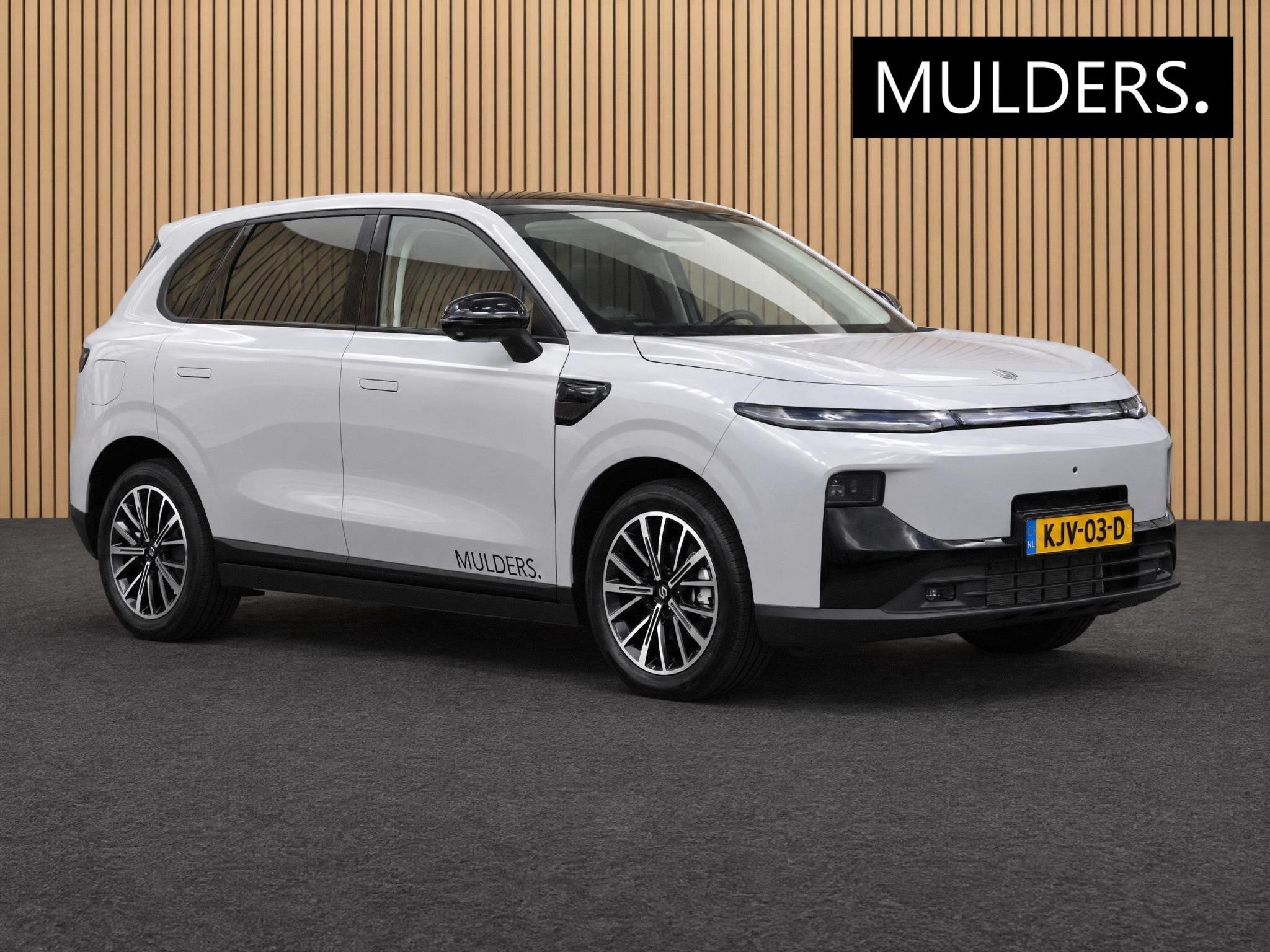 Leapmotor B10 Design Hybrid EV 18.8 kWh Direct leverbaar, Auto's, 12 maanden, Achterwielaandrijving, Gebruikt, 4 cilinders