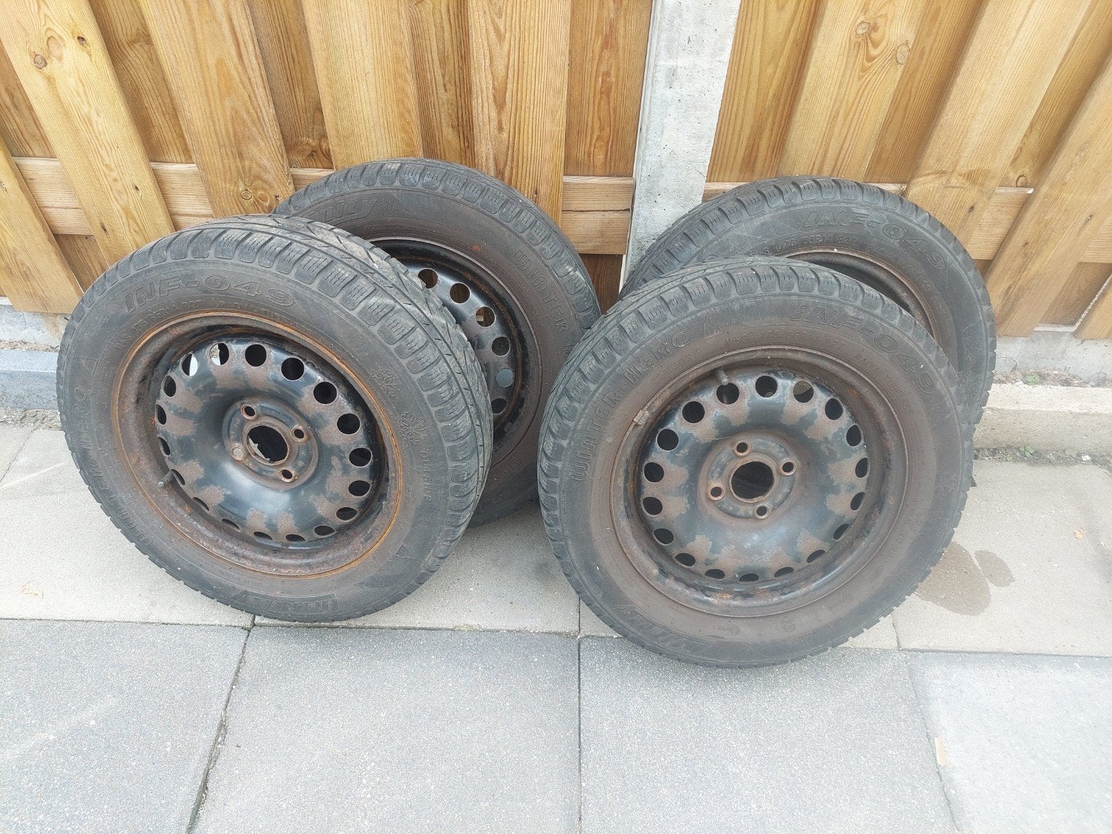 Winterbanden + velg (175/65R14), Auto diversen, Aanhangwagen-onderdelen, Ophalen