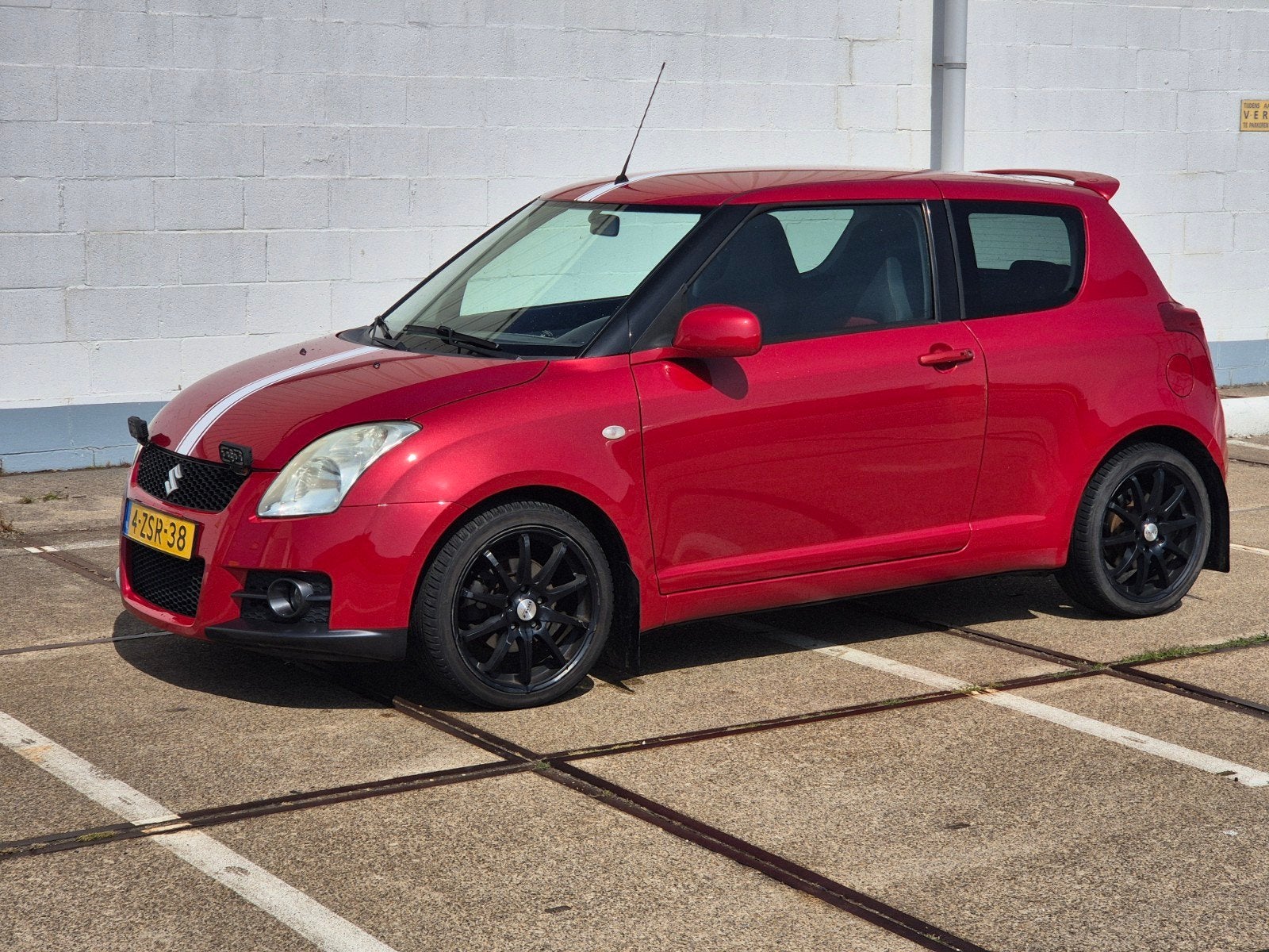 Suzuki Swift 1.6 3D Sport 2007 Rood, Voorwielaandrijving, 1005 kg, 40 €/maand, 4 cilinders