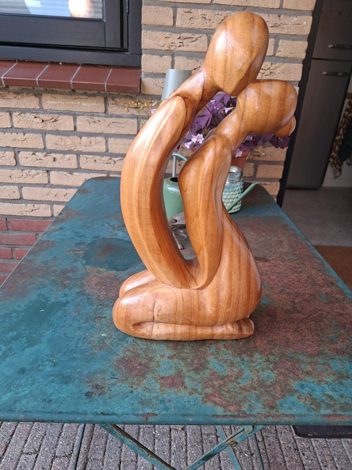Houten sculptuur van twee figuren uit Bali, Groep mensen, Handgemaakt, Ophalen of Verzenden, 20 - 50 cm