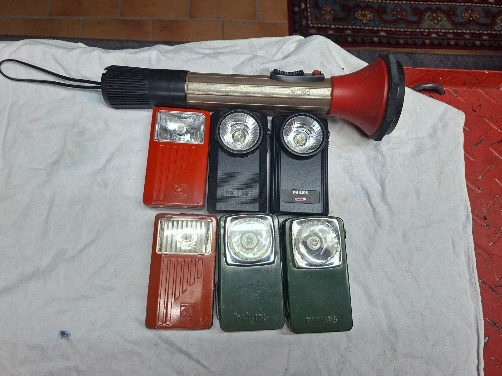 Philips zaklampen, Ophalen, Batterij