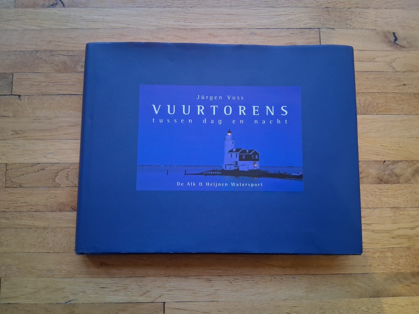 Vuurtorens tussen dag en nacht een prachtig fotoboek en info, Ophalen of Verzenden, Zo goed als nieuw, J. Voss