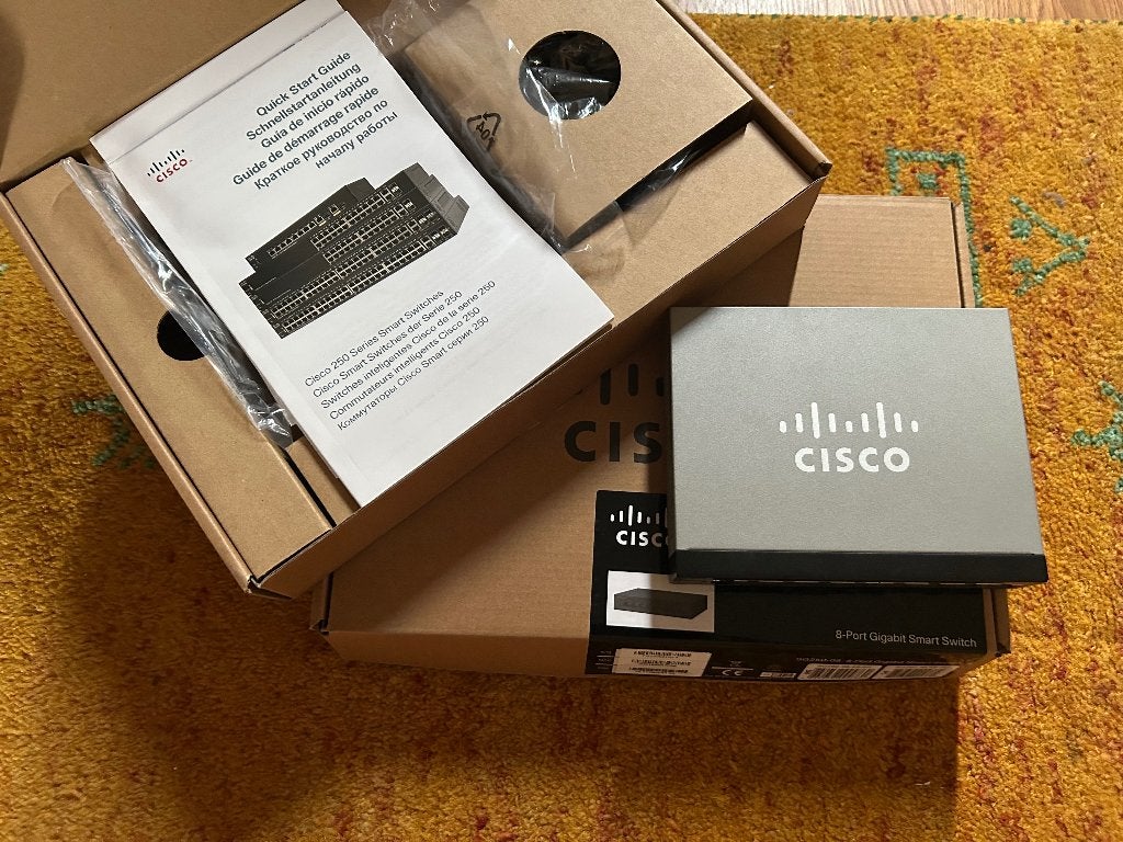 2x Cisco SG250-08, Ophalen of Verzenden, Zo goed als nieuw