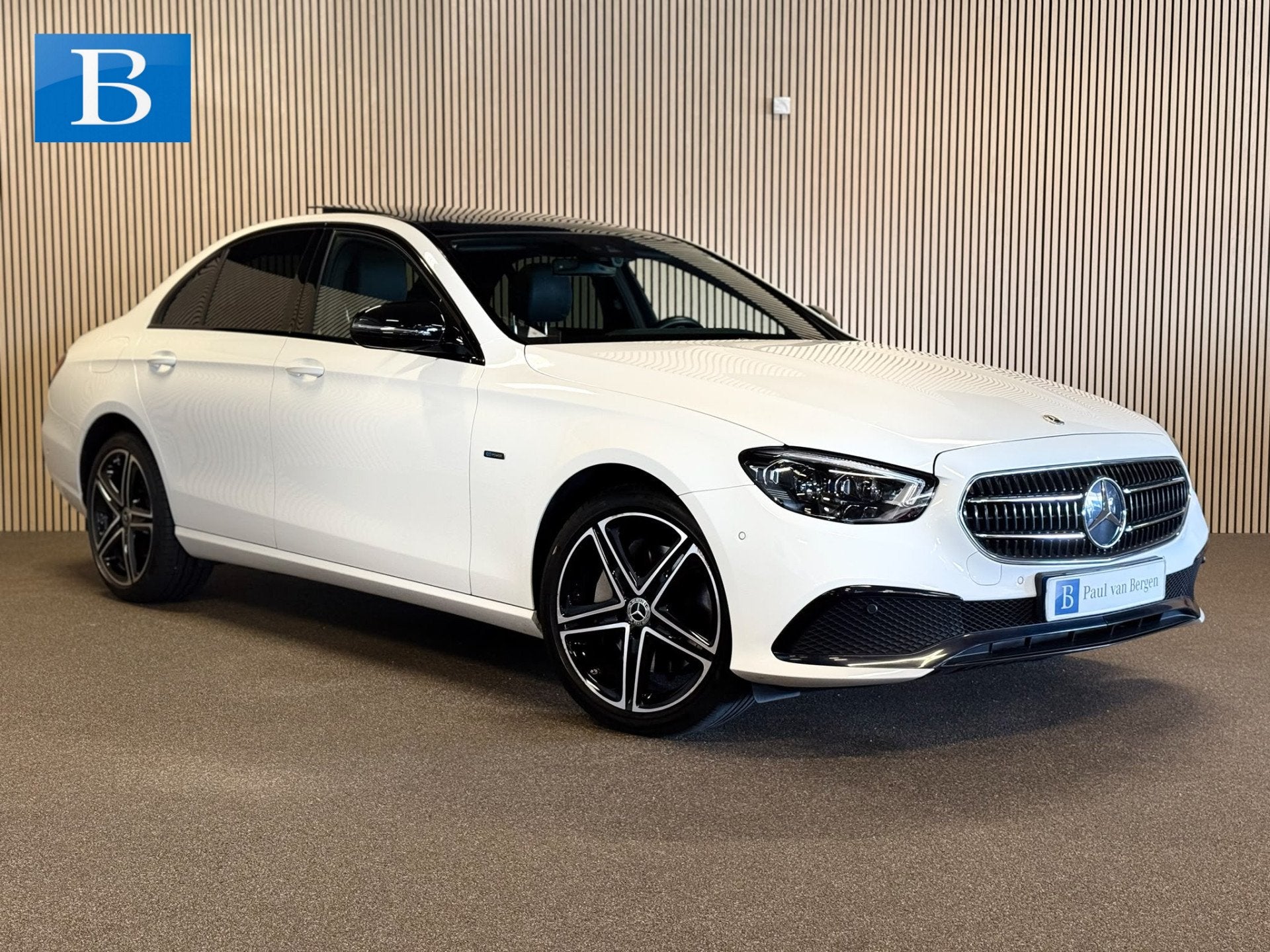Mercedes-Benz E-Klasse 300e 4-Matic Avantgarde-PANORAMA-NIGH, Auto's, Automaat, 12 maanden, Gebruikt, 4 cilinders