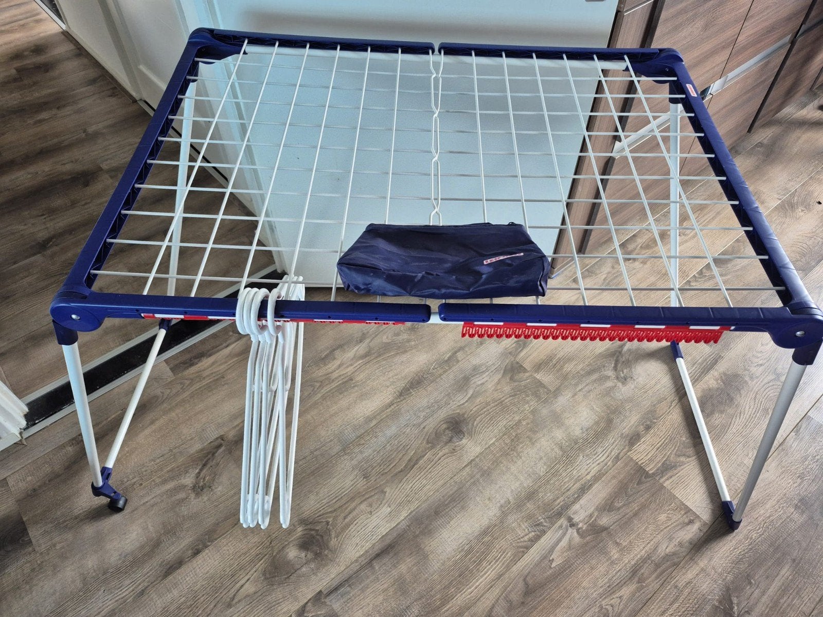Droogrek Leifheit met hangers en zakje voor wasknijpers, Ophalen, Zo goed als nieuw