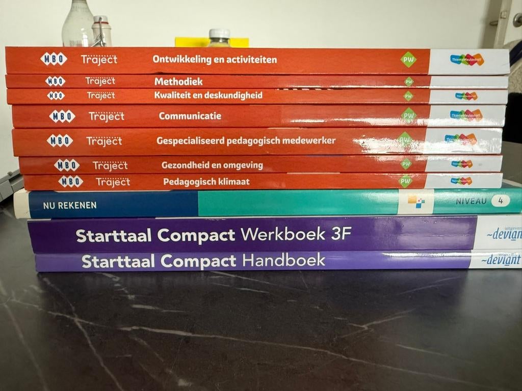 Boeken gespecialiseerd pedagogisch medewerker, Boeken, Schoolboeken, Ophalen, Zo goed als nieuw, Overige niveaus, Overige vakken