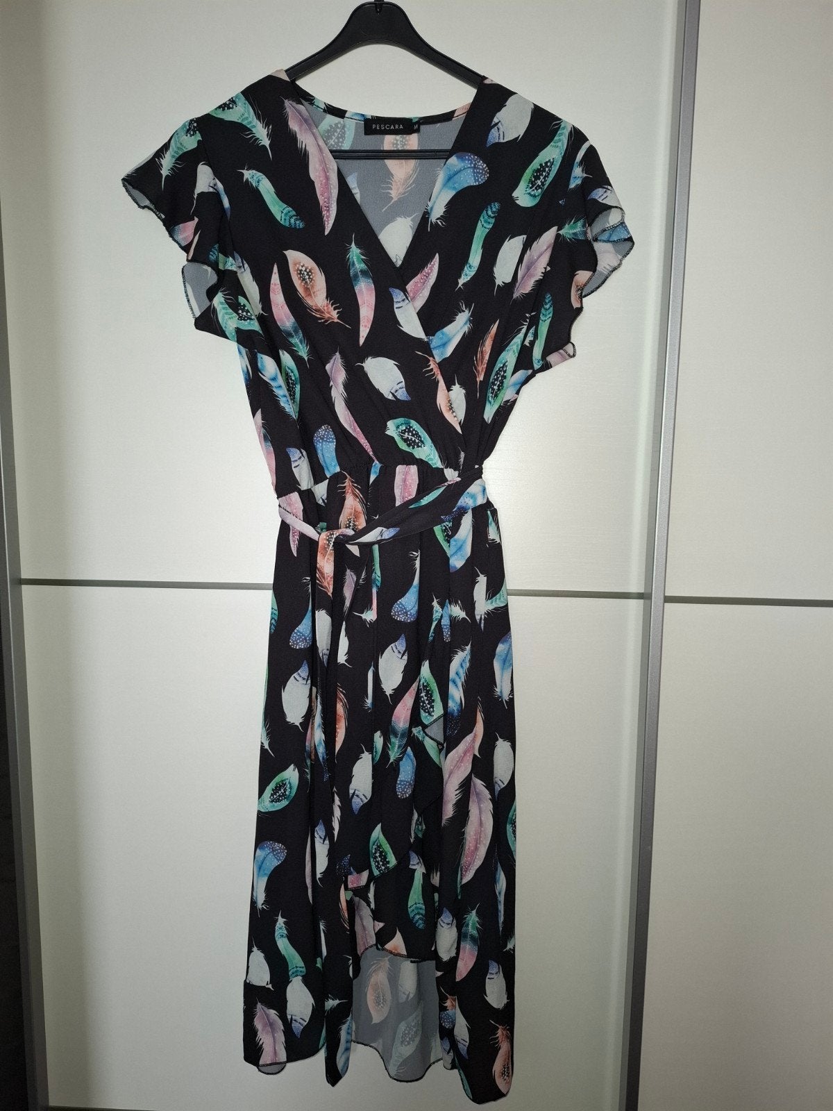 Zwarte jurk met verenprint - Pescara Maat M, Kleding | Dames, Maat 38/40 (M), Zwart, Pescara, Ophalen of Verzenden