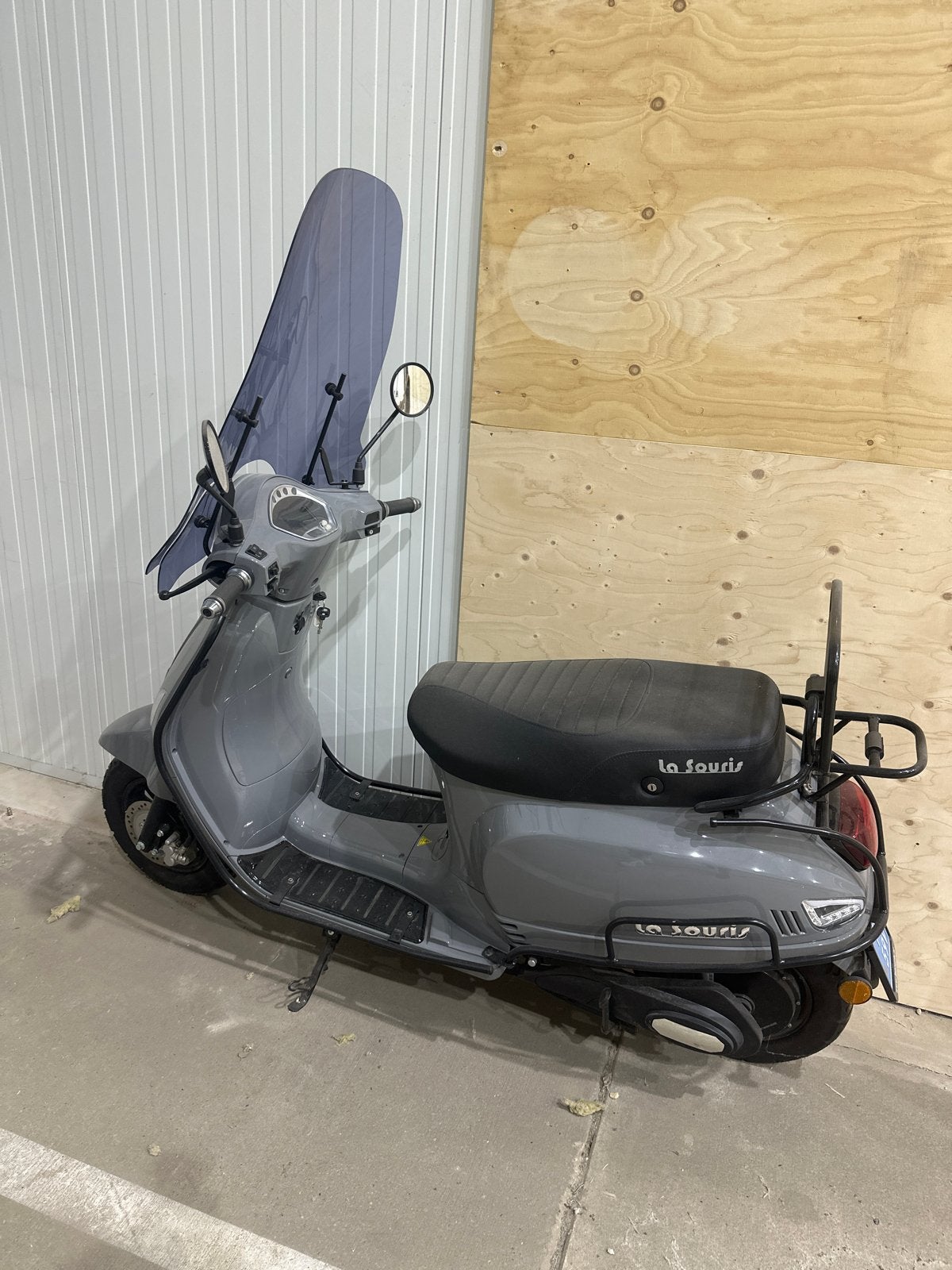 La Souris scooter - Grijs, zo goed als nieuw, Ophalen, Elektrisch, Zo goed als nieuw, Maximaal 25 km/u