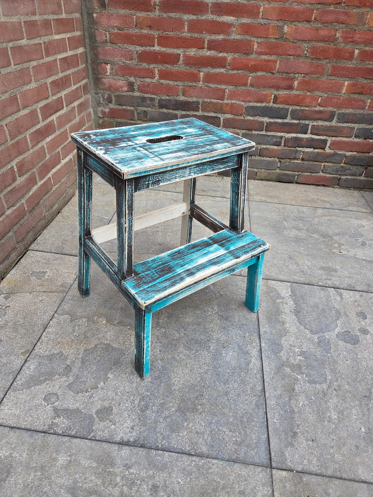 Unieke houten opstapje/krukje in turquoise look, Ophalen of Verzenden, Gebruikt, Hout