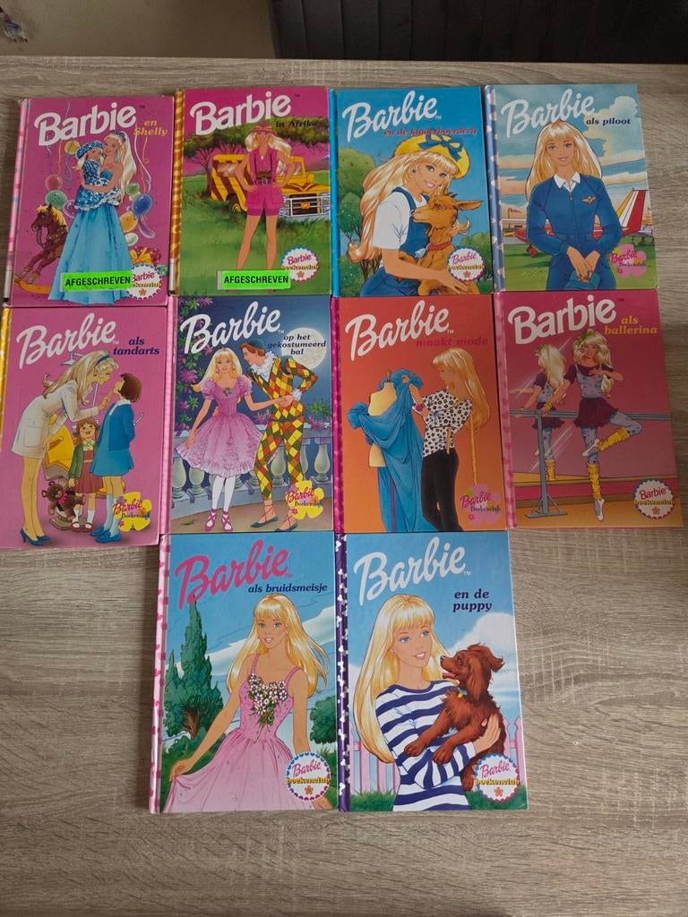 10 Barbie boeken - Diverse avonturen, Ophalen of Verzenden, Gelezen, Fictie algemeen