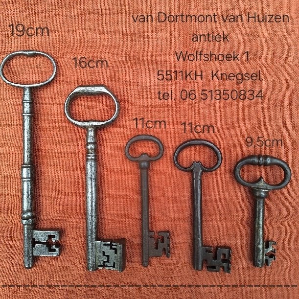 Vijf 17e eeuwse sleutels, Ophalen of Verzenden