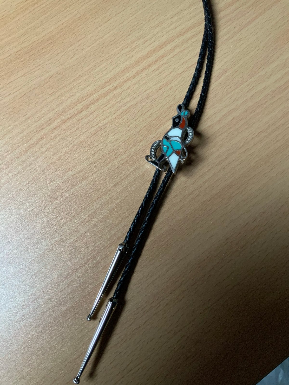Bolo stropdas met unieke dierlijke hanger, Ophalen of Verzenden, Zo goed als nieuw, Zwart, Met patroon