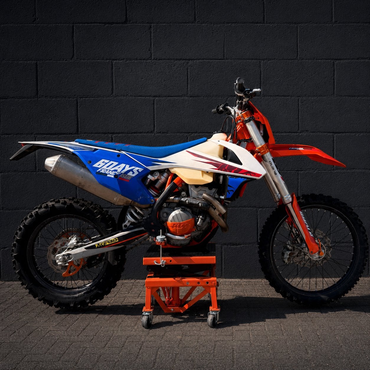 KTM 350 EXC-F Six Days 2018 | Akrapovič | 124u | UPGRADES, Motoren, Occasion, Particulier, Enduro, Minimaal motorrijbewijs A2