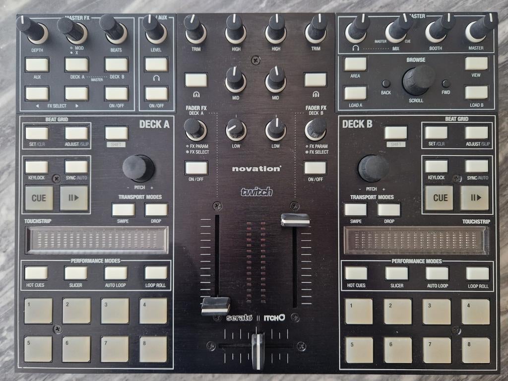 Novation Twitch DJ controller voor Serato en Traktor, Ophalen of Verzenden, Gebruikt, Dj-set, Overige merken