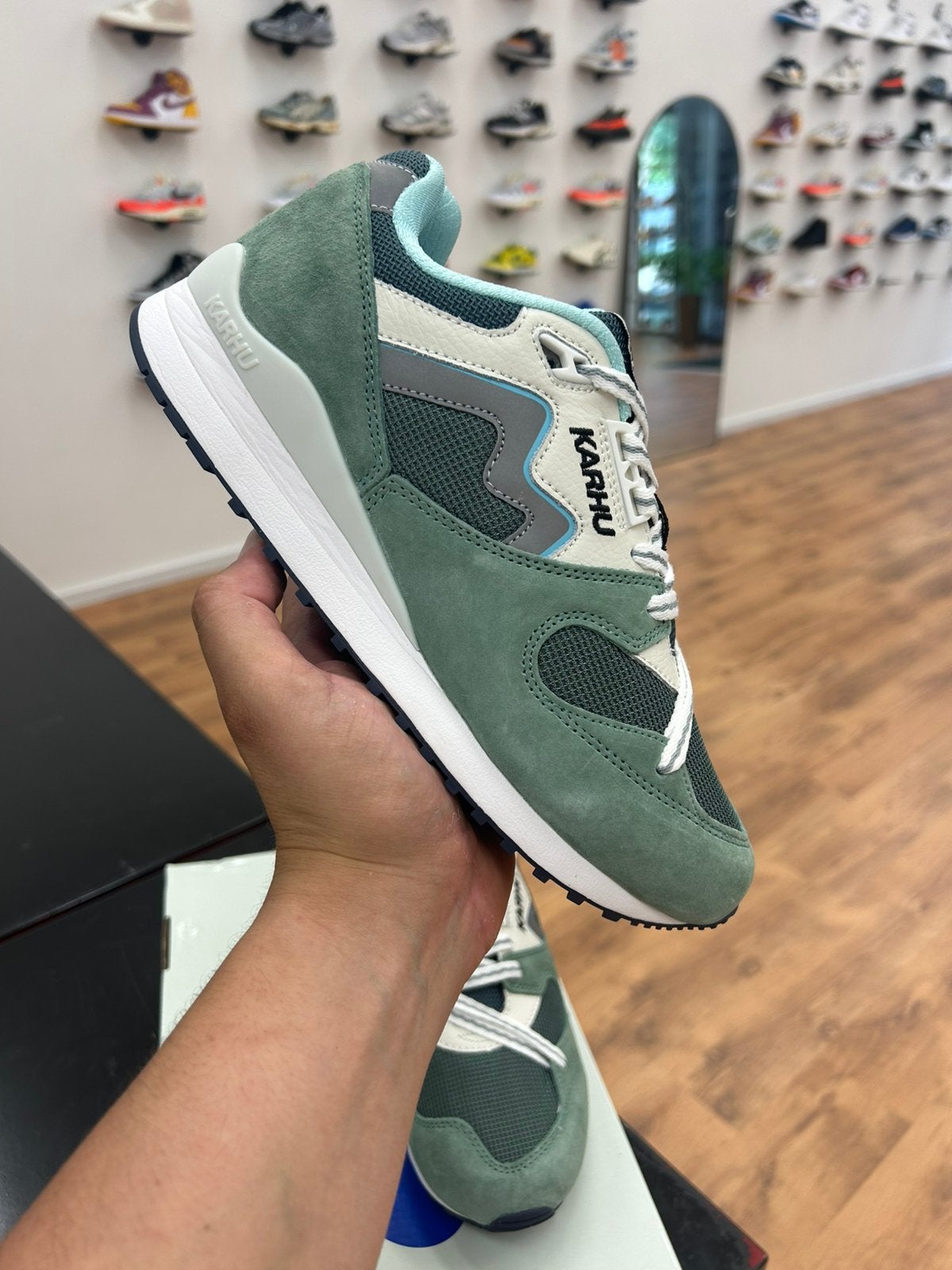 Karhu Synchron Air Cushion Maten: EU 36 | 37 | 38 | 40,5, Kleding | Dames, Schoenen, Nieuw, Ophalen of Verzenden, Groen, A