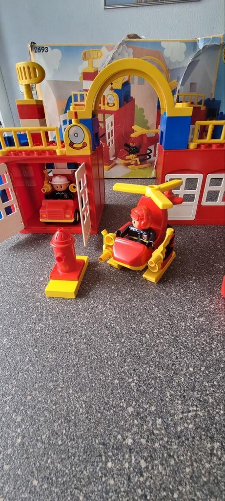 Duplo Brandweerkazerne Set 2693 met voertuigen en figuren, Gebruikt, Ophalen of Verzenden, Duplo, Inclusief minifiguren