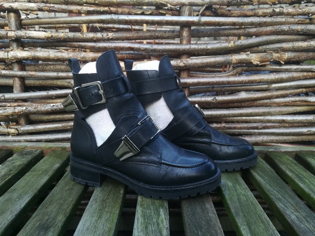 Sacha Cut out Boots Laarzen Leer maat 39, Zwart, Lage of Enkellaarzen, Ophalen of Verzenden, Zo goed als nieuw