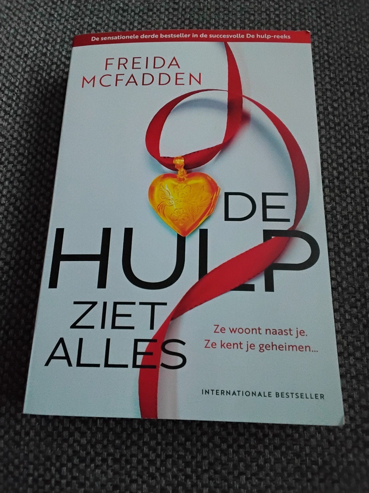 Freida McFadden - De hulp ziet alles, Boeken, Ophalen, Zo goed als nieuw, Freida McFadden, Nederland