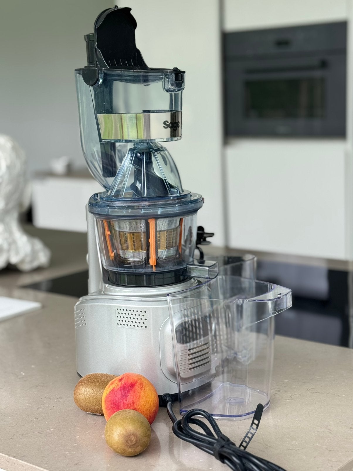 SAGE Slowjuicer the big sqeeze SJS700, Witgoed en Apparatuur, Juicers, Ophalen, Zo goed als nieuw, Slowjuicer