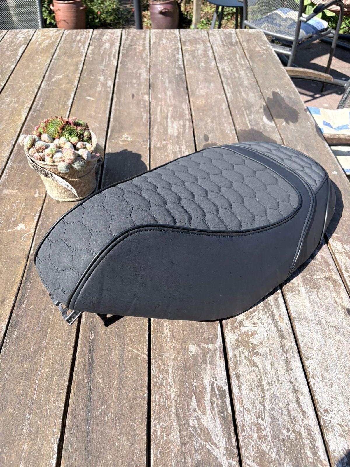 Nieuw Custom Duo RS Alcantara Zip Zadel Zwart, Ophalen of Verzenden, Zo goed als nieuw