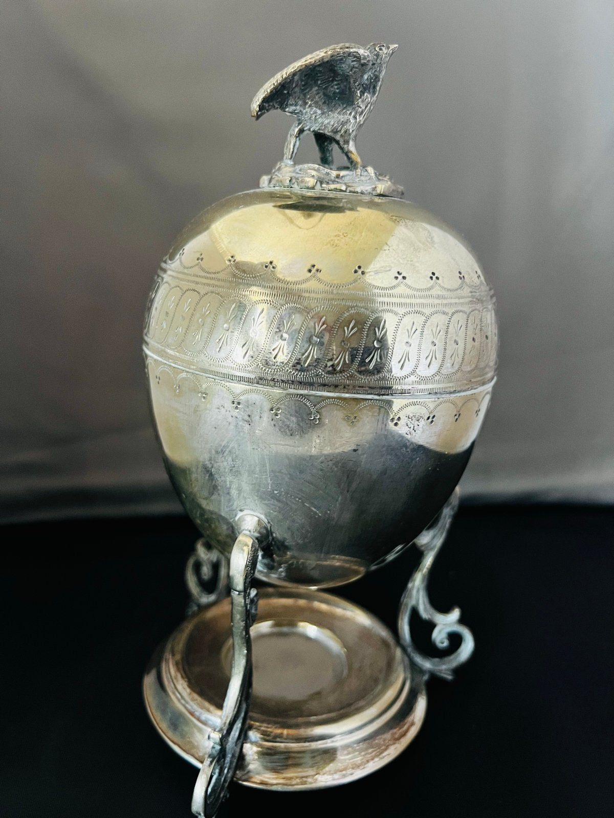 Antieke verzilverde eierwarmer met vogeldecoratie, Ophalen of Verzenden, Zilver