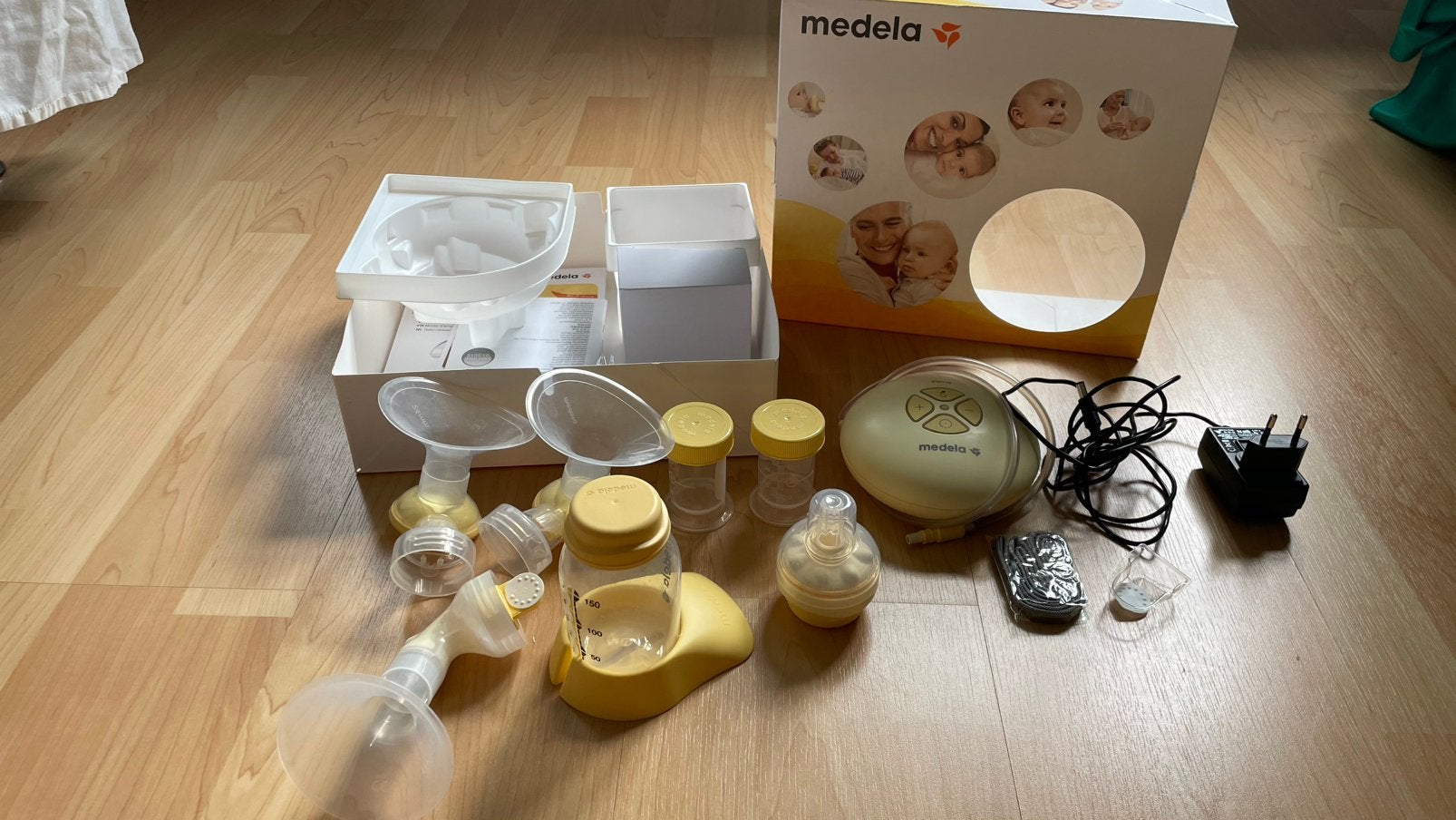 Borstkolf, sterilisator, fleswarmer en bewaarbakjes/fles, Ophalen, Gebruikt, Medela, Borstkolf