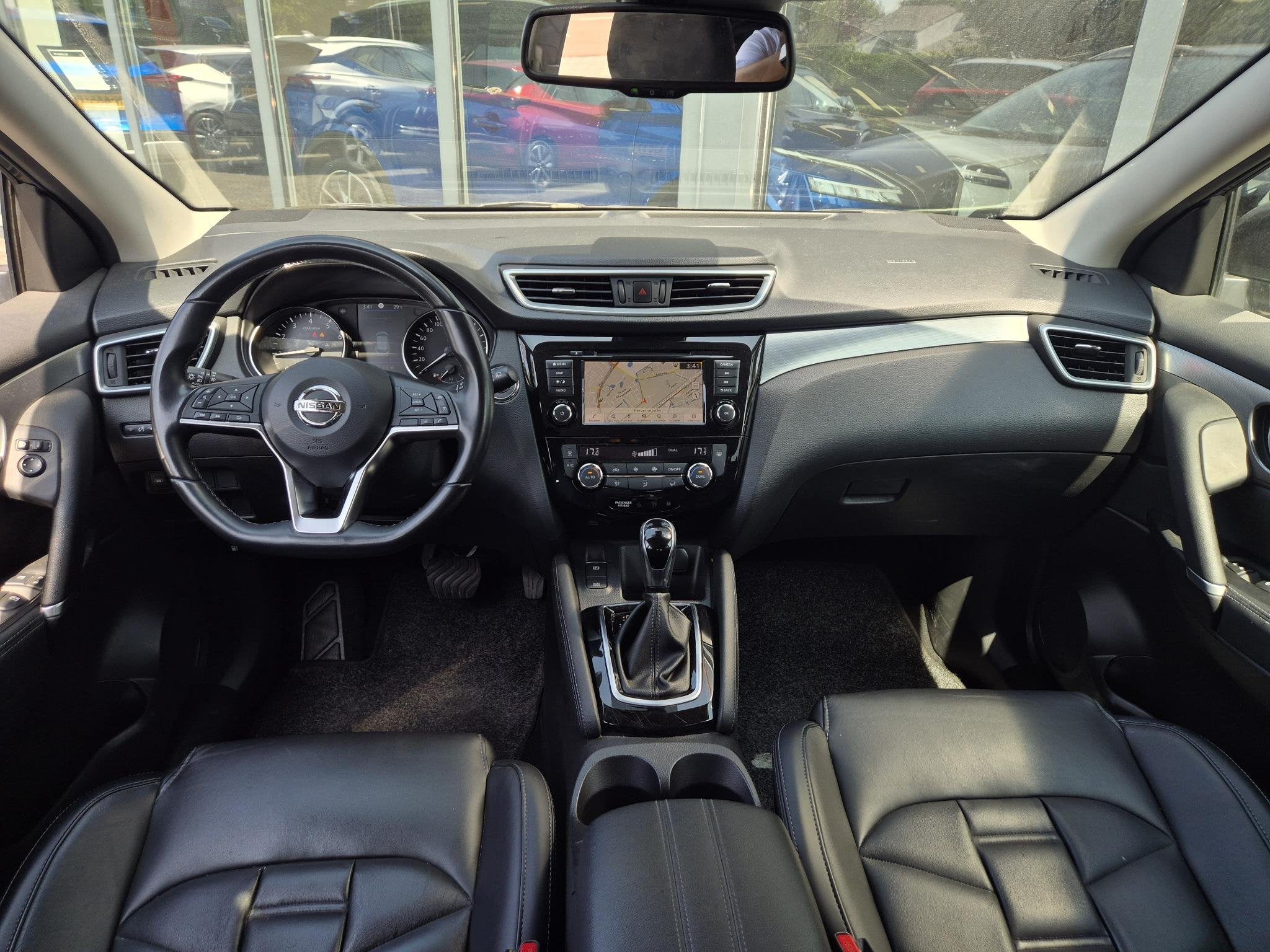 Nissan Qashqai 1.3 DIG-T Premium Edition | Leder | Trekhaak, Gebruikt, Met garantie (alle), Zwart, Leder