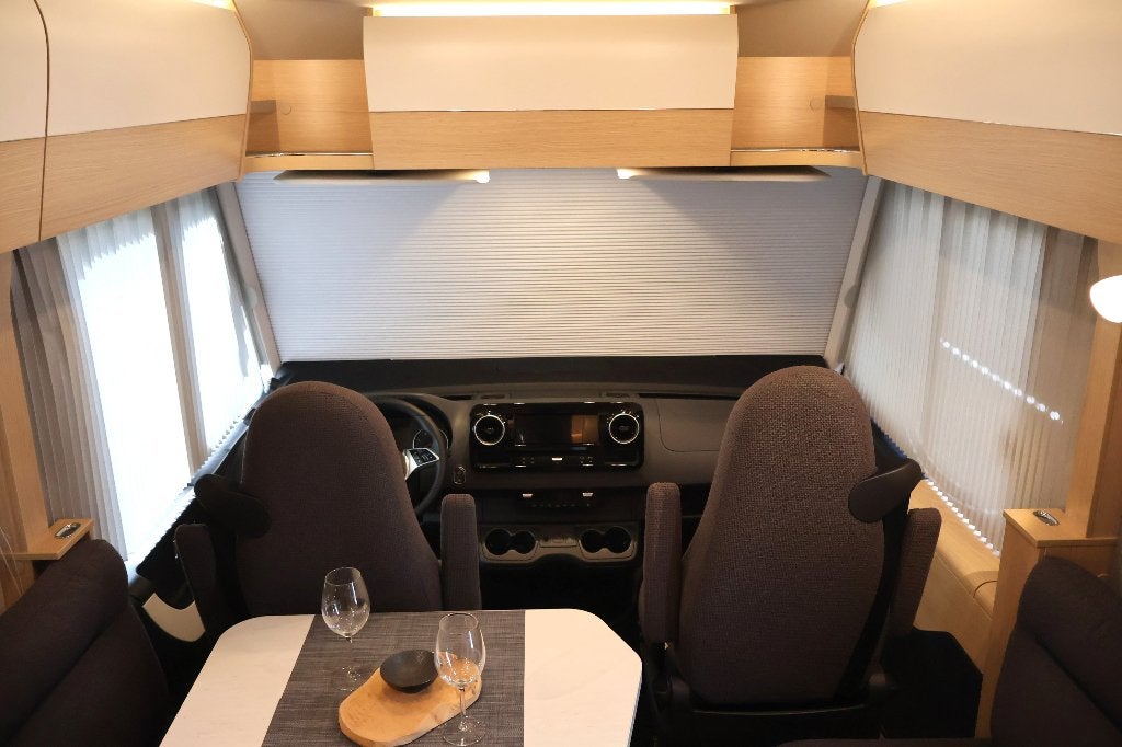 Foto 22 van Hymer BMC-I 600 WhiteLine ! BOVENKASTEN ! ALDE ! E&P LEVEL !