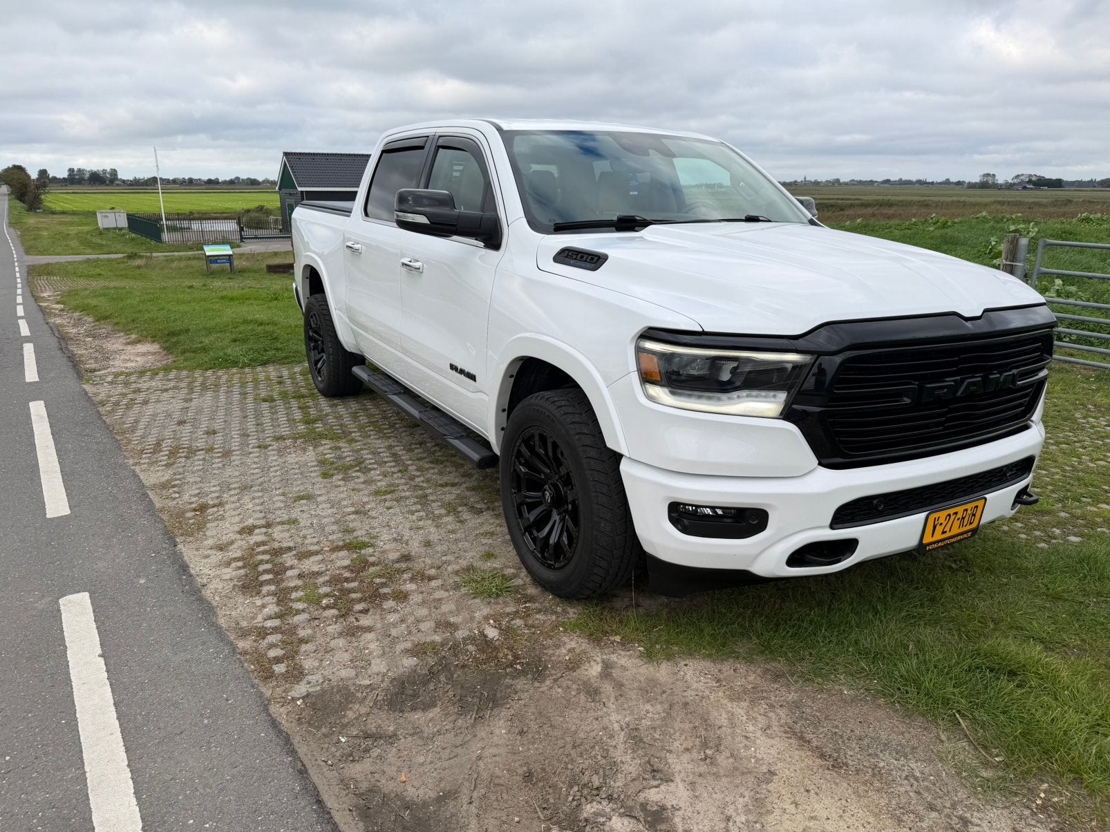 Dodge Ram 1500, Automaat, 5654 cc, Wit, Bedrijf