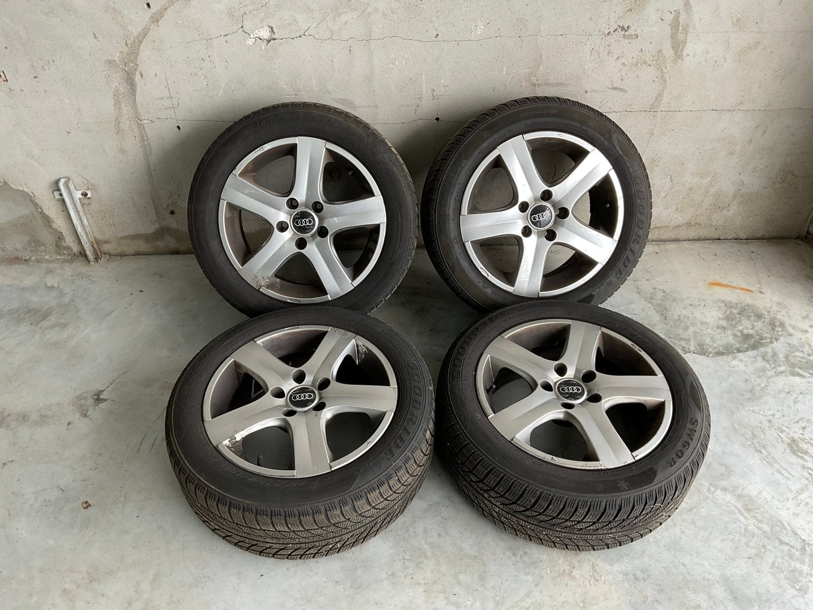 Audi A3 Lichtmetalen Velgen met Winterbanden 205/55 R16, Auto-onderdelen, Banden en Velgen, Gebruikt, 16 inch, Banden en Velgen