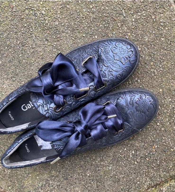 Donkerblauwe sneakers met motief van Gabor maat 7 . ZGAN, Blauw, Ophalen of Verzenden, Sneakers of Gympen, Zo goed als nieuw