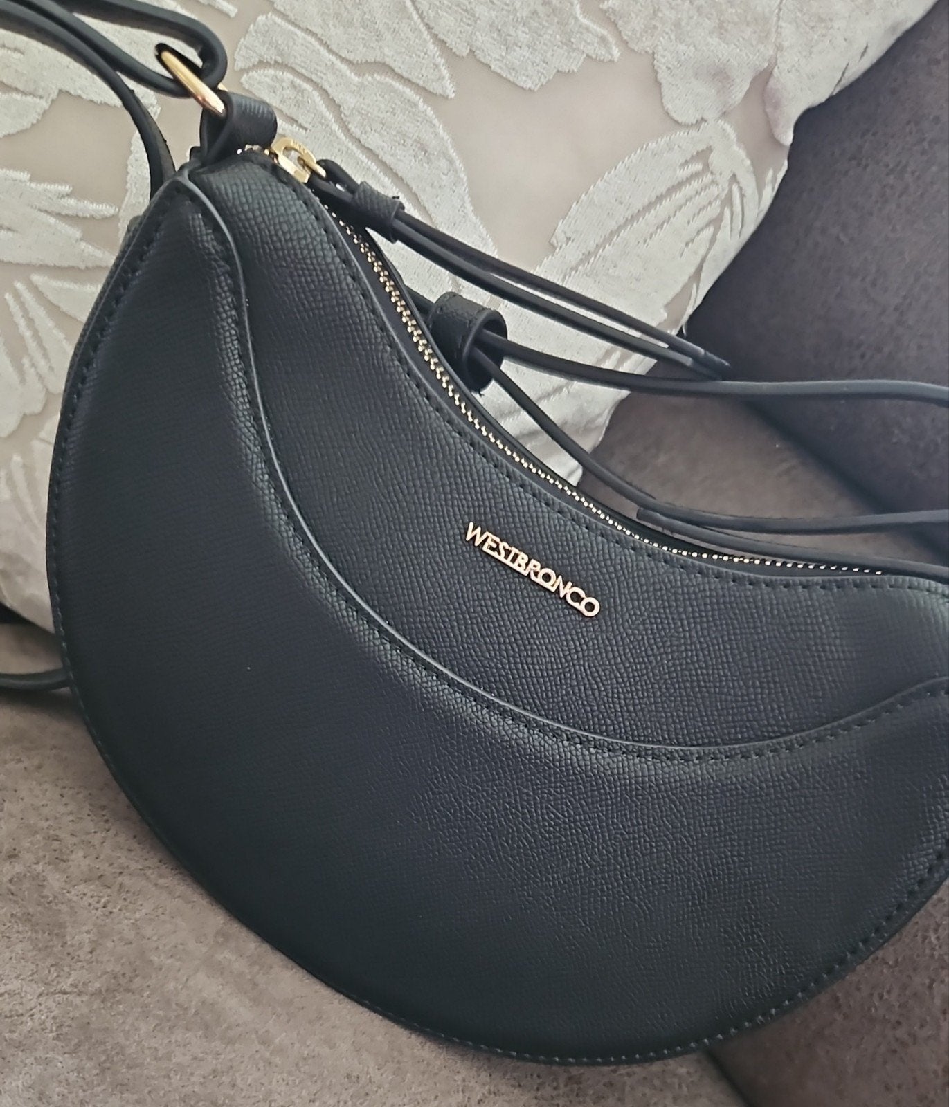WESTBRONCO Halve Maan Schoudertas / Crossbody Zwart (NIEUW), Ophalen of Verzenden, Nieuw, Zwart, Schoudertasje
