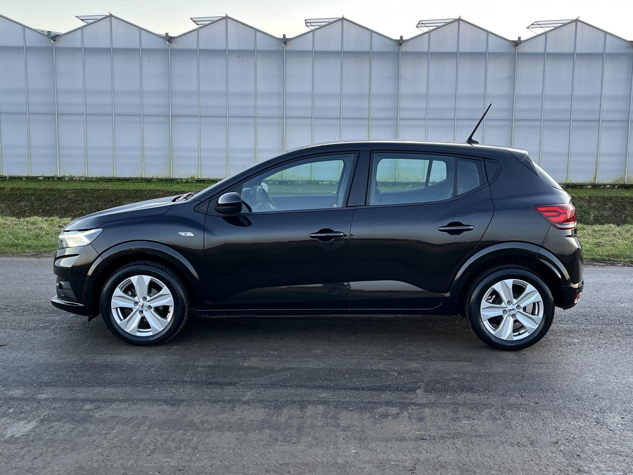 Dacia Sandero 1.0 TCe 100 ECO-G Expression Camera, Blindspot, Auto's, Voorwielaandrijving, Gebruikt, Euro 6, Zwart