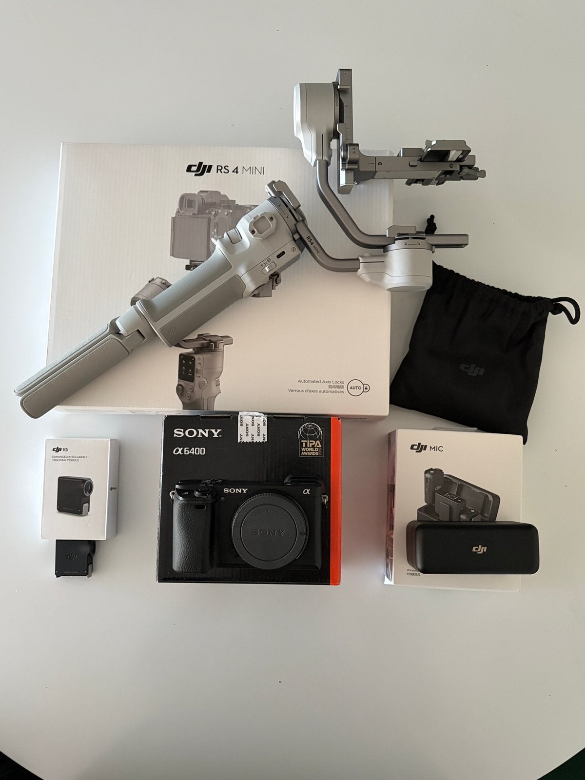 Sony A6400 + DJI RS4 Mini + DJI Track module + DJI Mic set, Audio, Tv en Foto, Fotocamera's Digitaal, Ophalen, Zo goed als nieuw