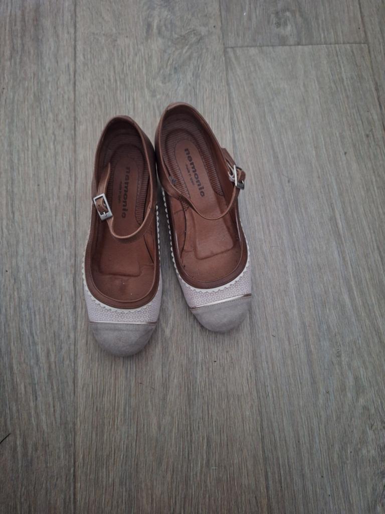 Nemonic schoenen maat 37 - Made in Spain, Kleding | Dames, Schoenen, Nemonic, Schoenen met lage hakken, Bruin, Ophalen of Verzenden