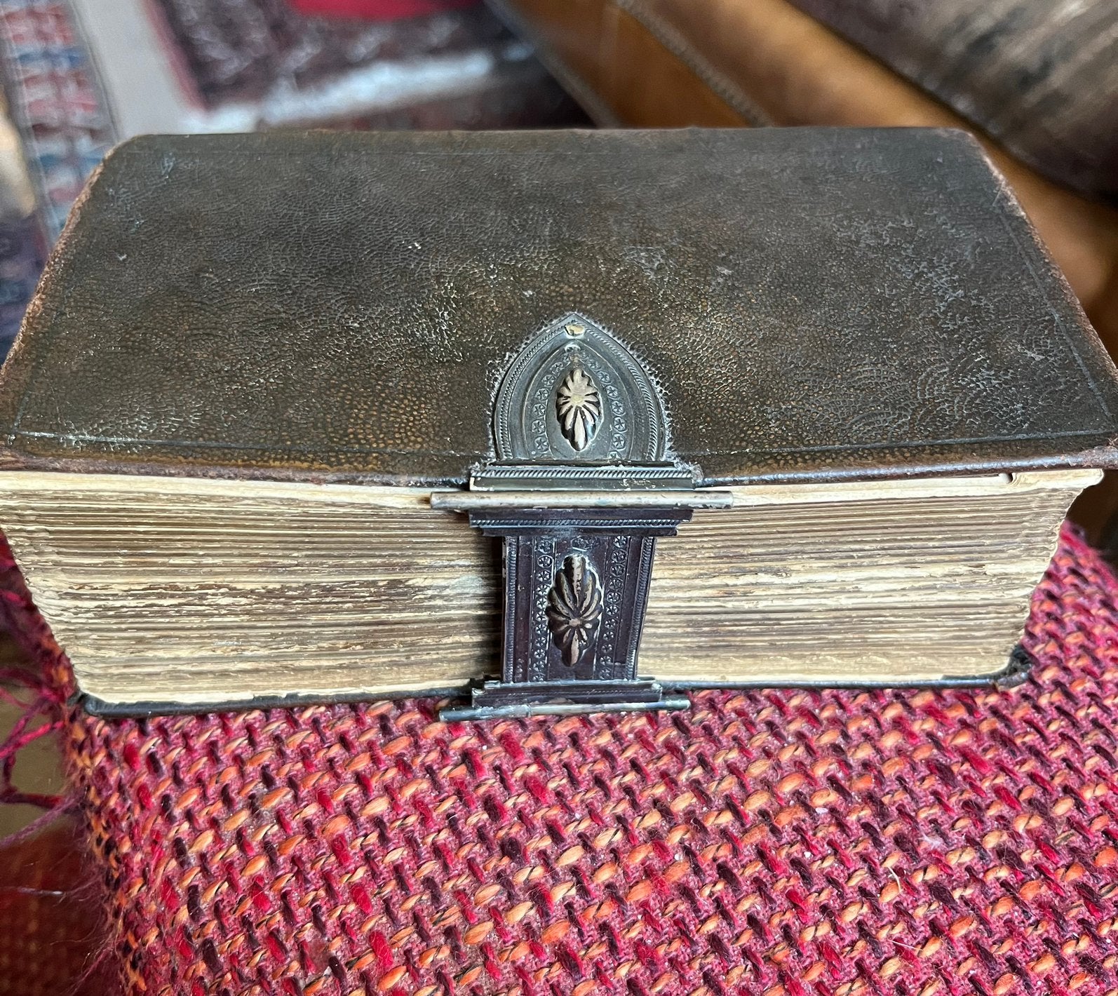Antieke Bijbel met Zilveren Slot, Ophalen of Verzenden