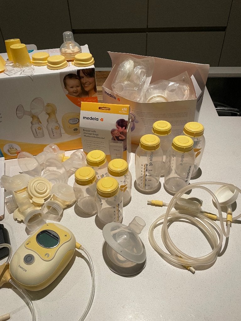 Medela dubbel draadl elec 2fase borstkolf, Gebruikt, Medela, Ophalen of Verzenden, Borstkolf
