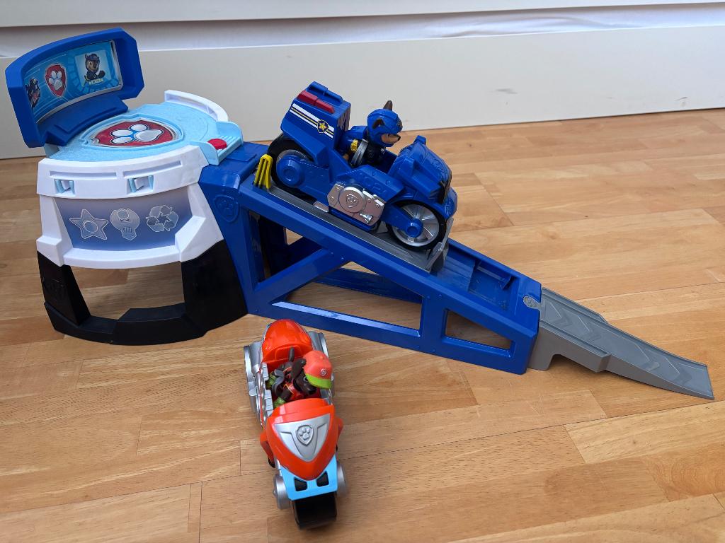 Paw Patrol motor pups met baan, Ophalen, Gebruikt