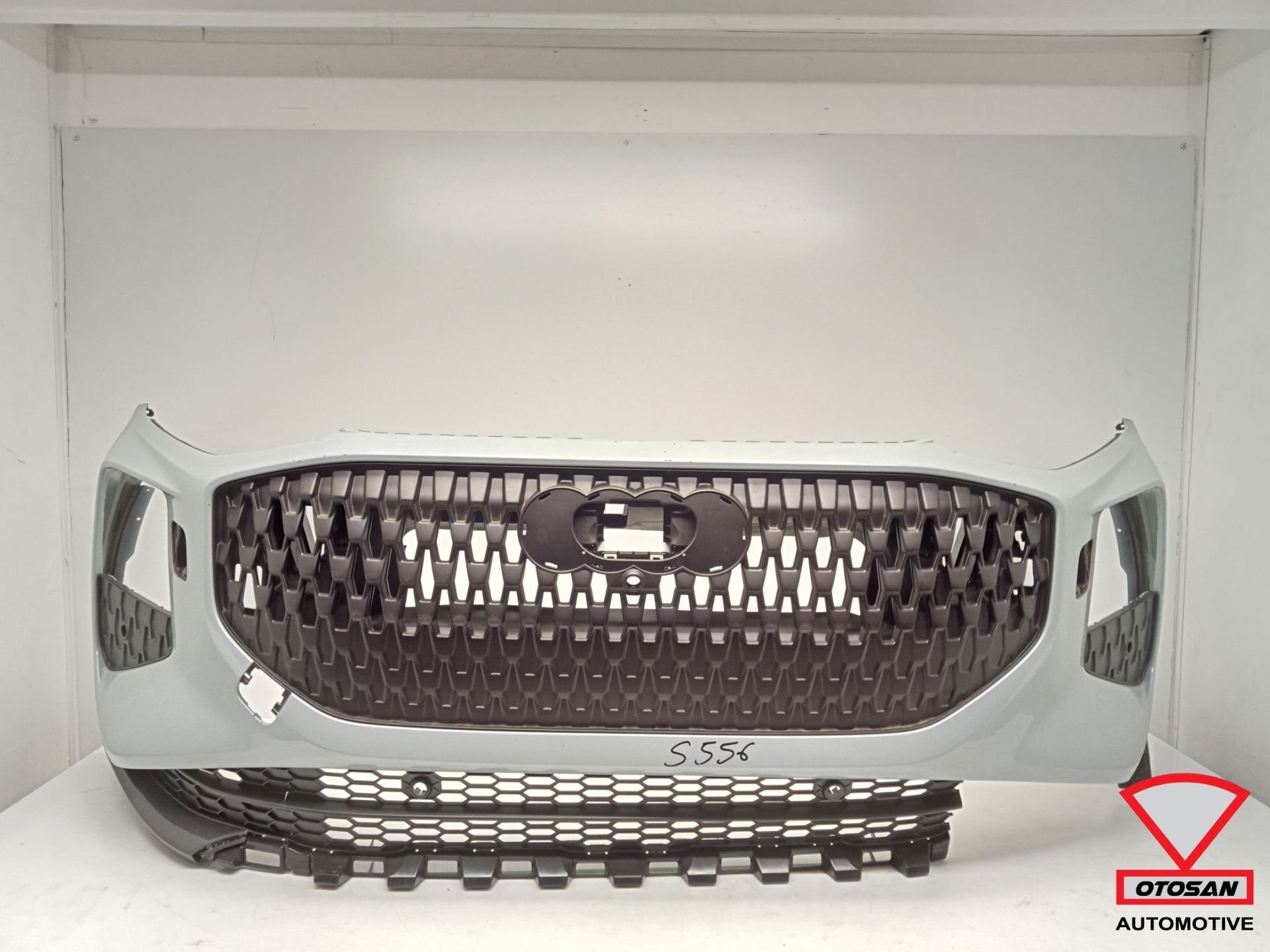 Audi Q3 2025+ Voorbumper Bumper 6xPDC KLS Origineel!