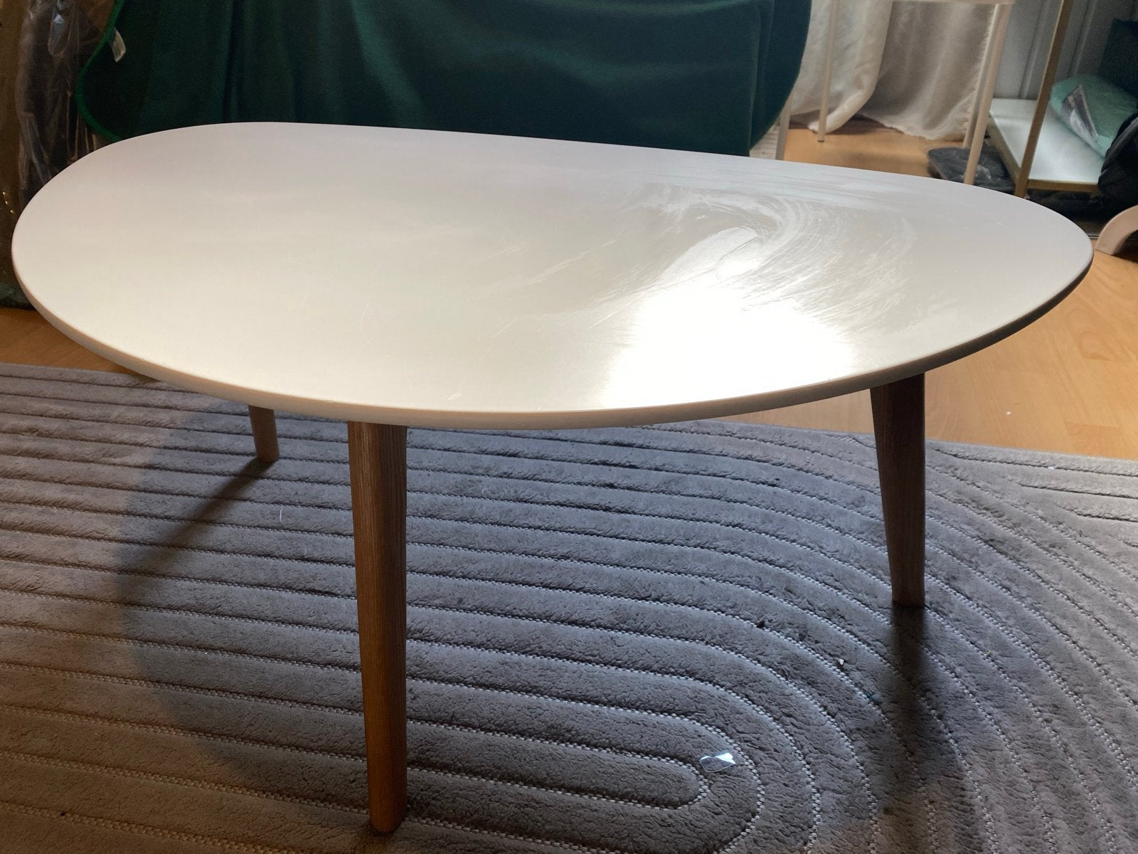 Witte salontafel met houten poten - Modern design, Ophalen, Gebruikt, 100 tot 150 cm, 50 tot 100 cm