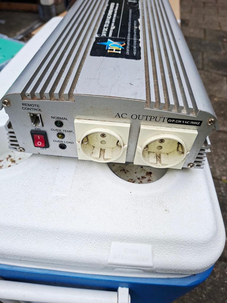 Omvormer 24 volt naar 220v, Ophalen of Verzenden
