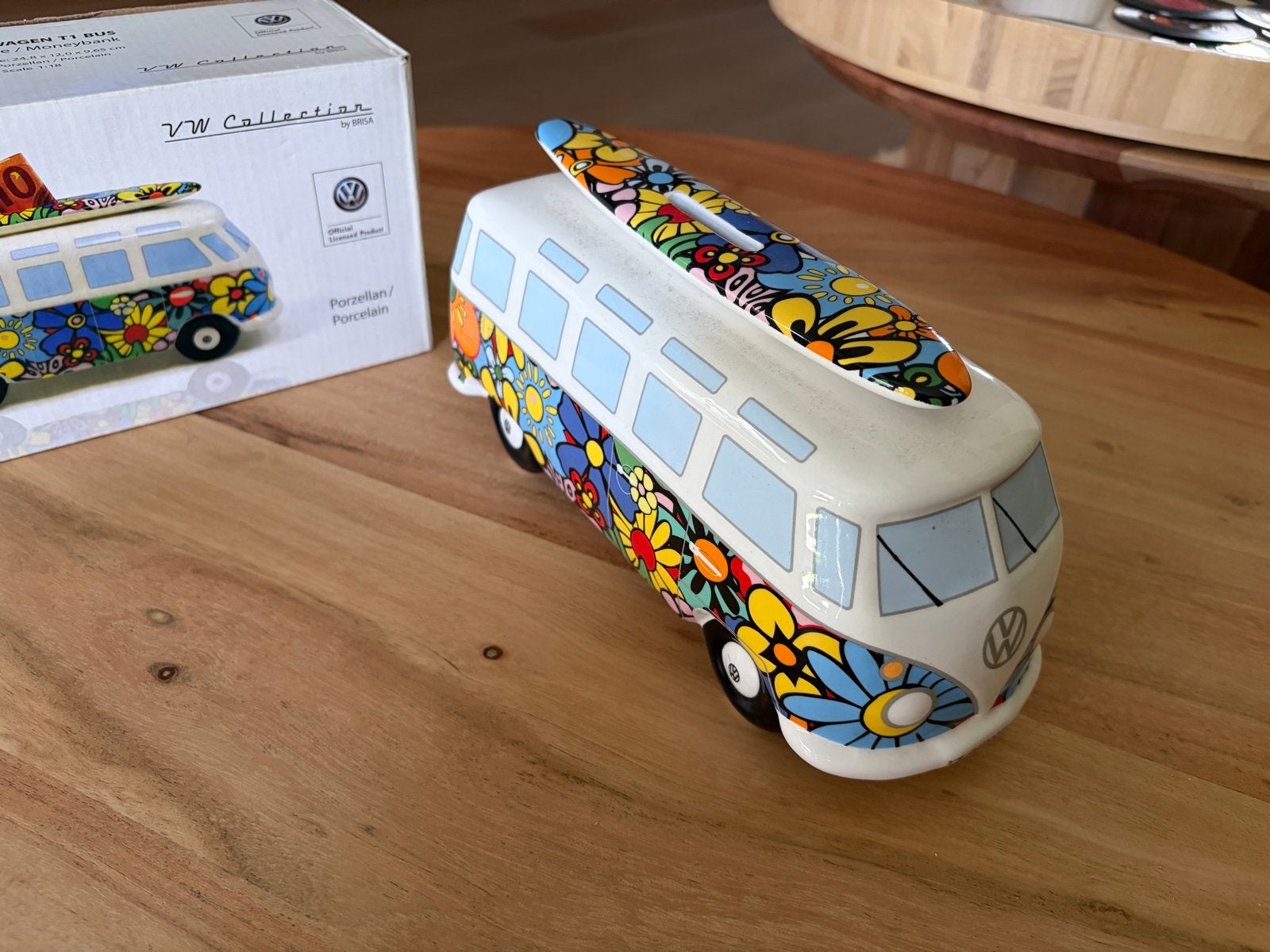 Hippie VW T1 Bus Spaarpot - Porselein Flower Power, Ophalen of Verzenden, Nieuw, Steen, Aardewerk of Keramiek, Vervoermiddel