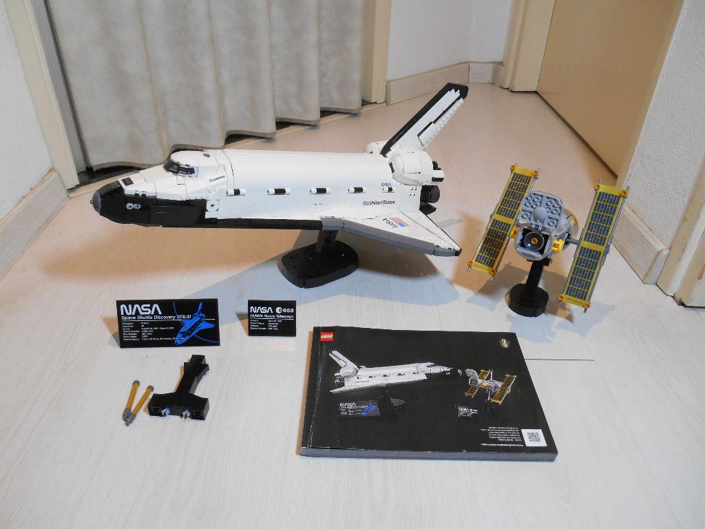 Lego 10283 NASA Space Shuttle Discovery Compleet met boekje, Ophalen of Verzenden, Zo goed als nieuw, Compleet
