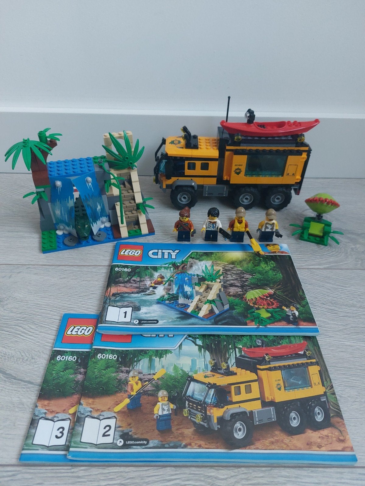 Lego City 60160 Jungle Mobile Lab!
Compleet en inclusief boe, City, Lego, Ophalen of Verzenden, Zo goed als nieuw