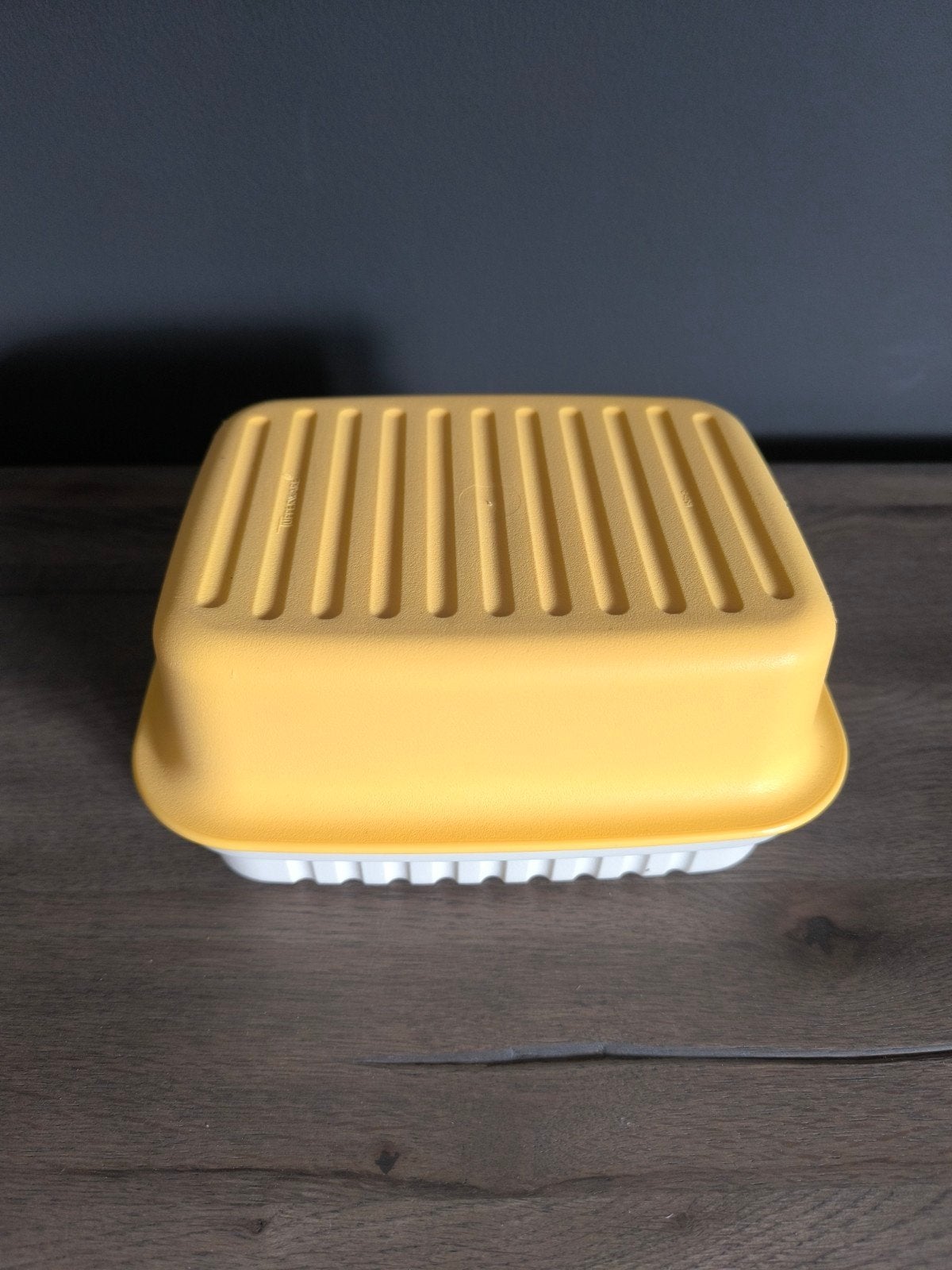 Vintage Tupperware Kornuit kaasdoos geel/wit, Ophalen, Gebruikt, Geel, Overige typen