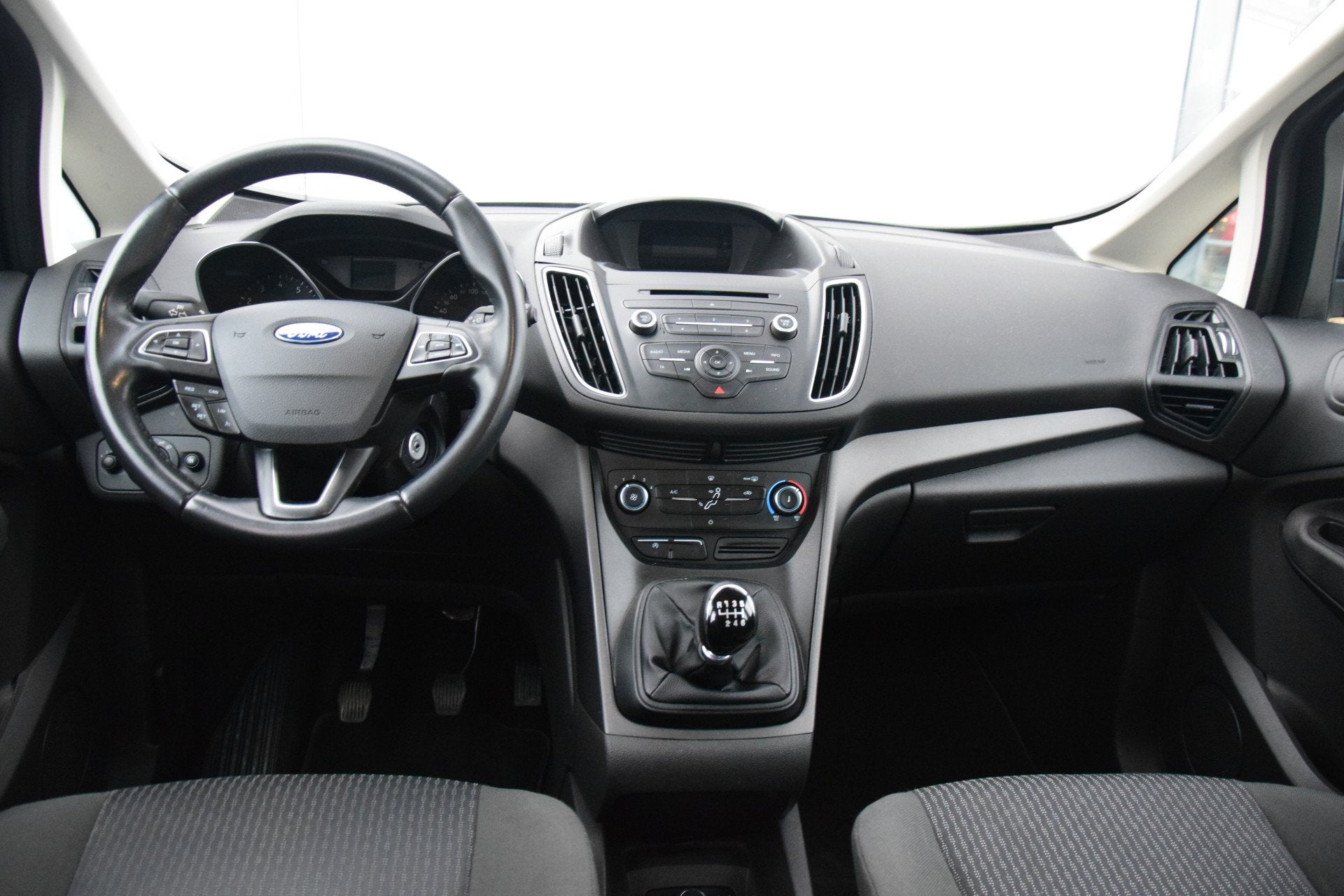 Ford C-MAX 1.0 Ambiente Airco Cruise Audio (bj 2018), Auto's, Voorwielaandrijving, Gebruikt, Zwart, Handgeschakeld
