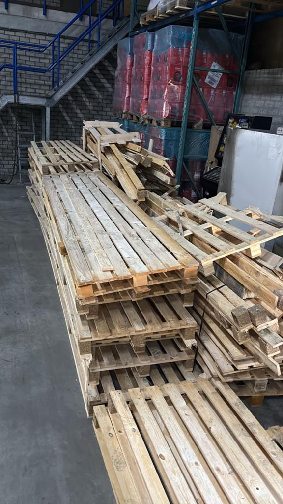 Gratis droge pallets voor knutselen, stookhout of hergebruik, Tuin en Terras, Ophalen